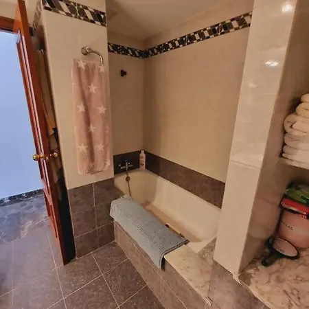 Atico Al Lado De La Marina Apartment *